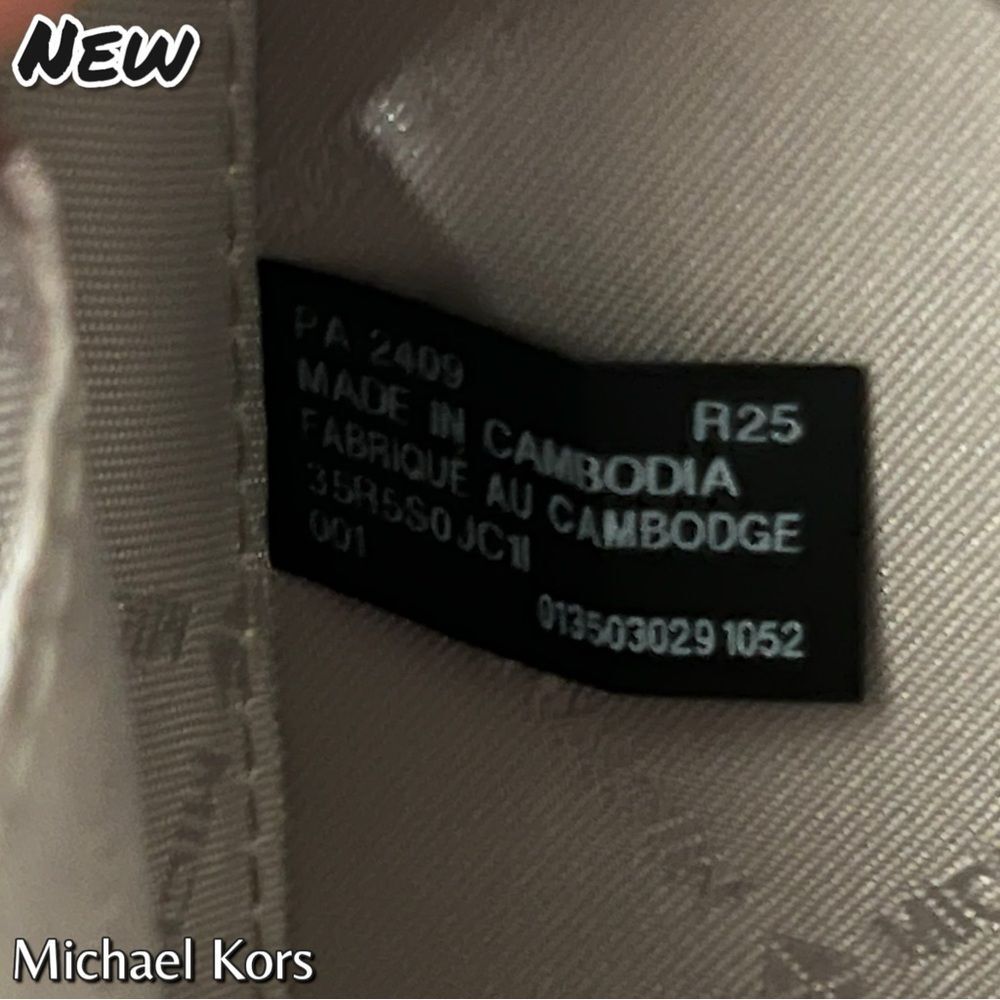 NEW NWT Michael Kors Jeanie Small Trunk Crossbody Purse – NYC Patch Edition - Picture 12 of 12